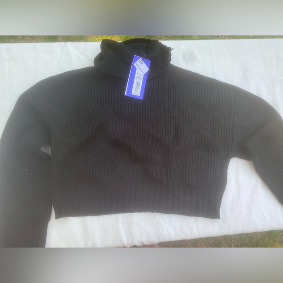 Women’s Future Collection Sweater NWT - Picture 7 of 9